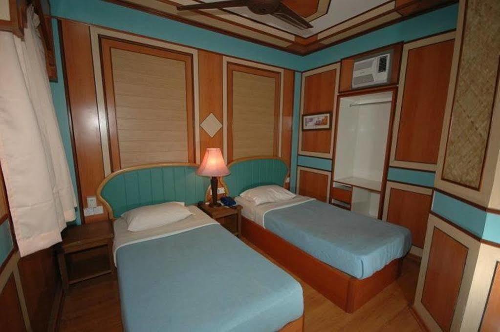 Shari La Island Resort Kampong Pasir Hantu Εξωτερικό φωτογραφία